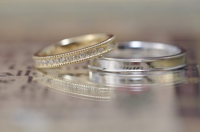 〔結婚指輪〕ダイヤが15ピース