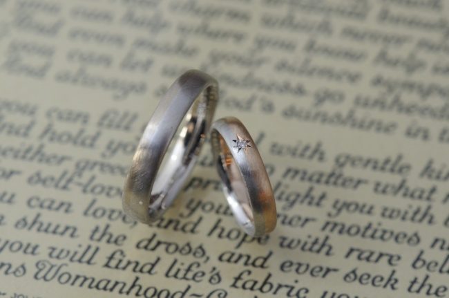 〔結婚指輪〕コンビと後光留