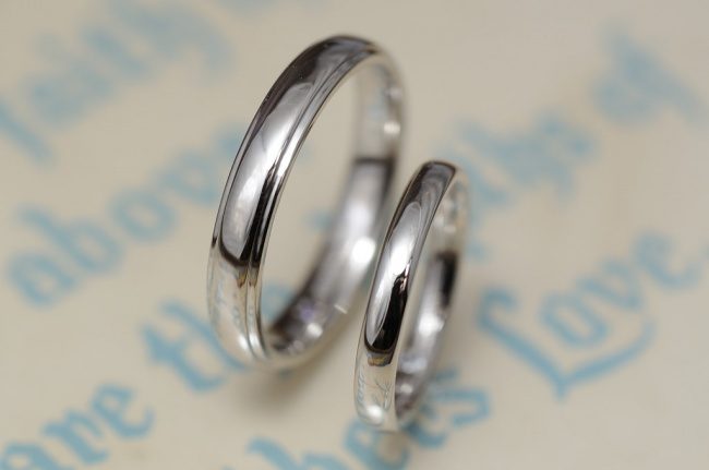 〔結婚指輪〕鏡面が美しい甲丸リング