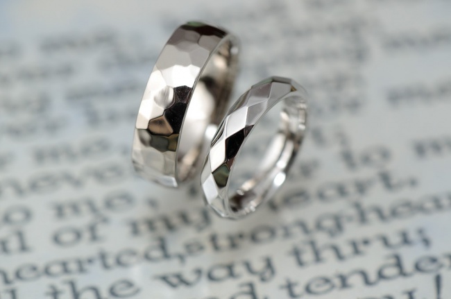 〔結婚指輪〕鎚目と菱形と。