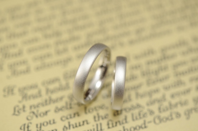 〔結婚指輪〕プラチナでサンドブラスト