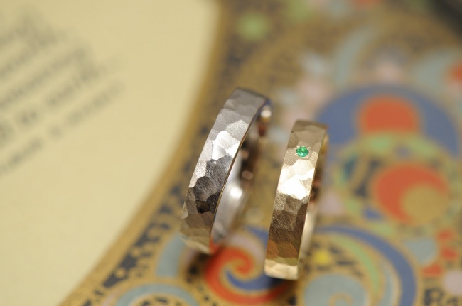 結婚指輪！エメラルドをひとつ