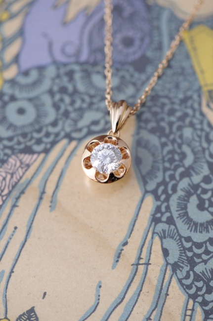 ダイヤモンドのペンダント