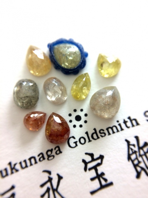 ローズカットのカラーダイヤ