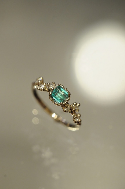 エメラルドのリング