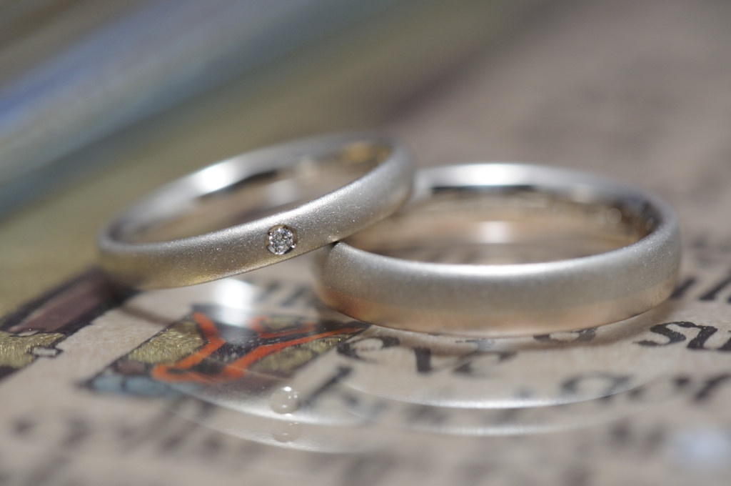 こちらもコンビの結婚指輪