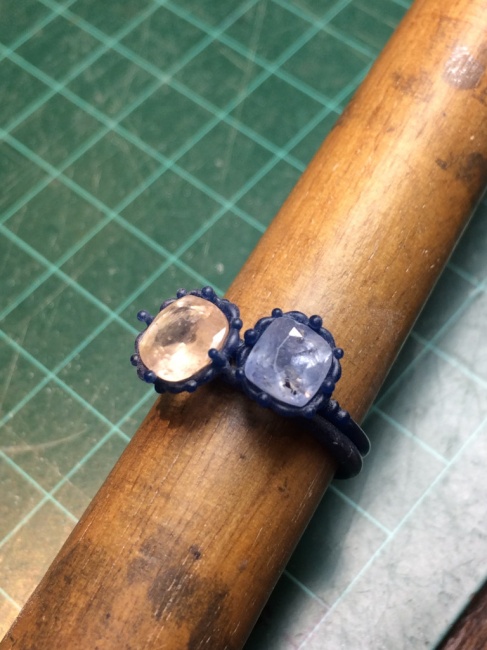 作る過程と9月の誕生石について