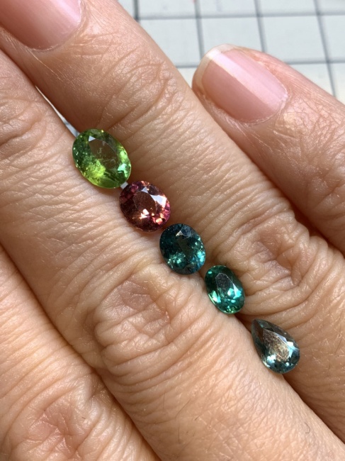 よく見ればとても綺麗なトルマリン