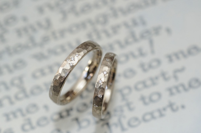 結婚指輪　シャンパンマットと星屑