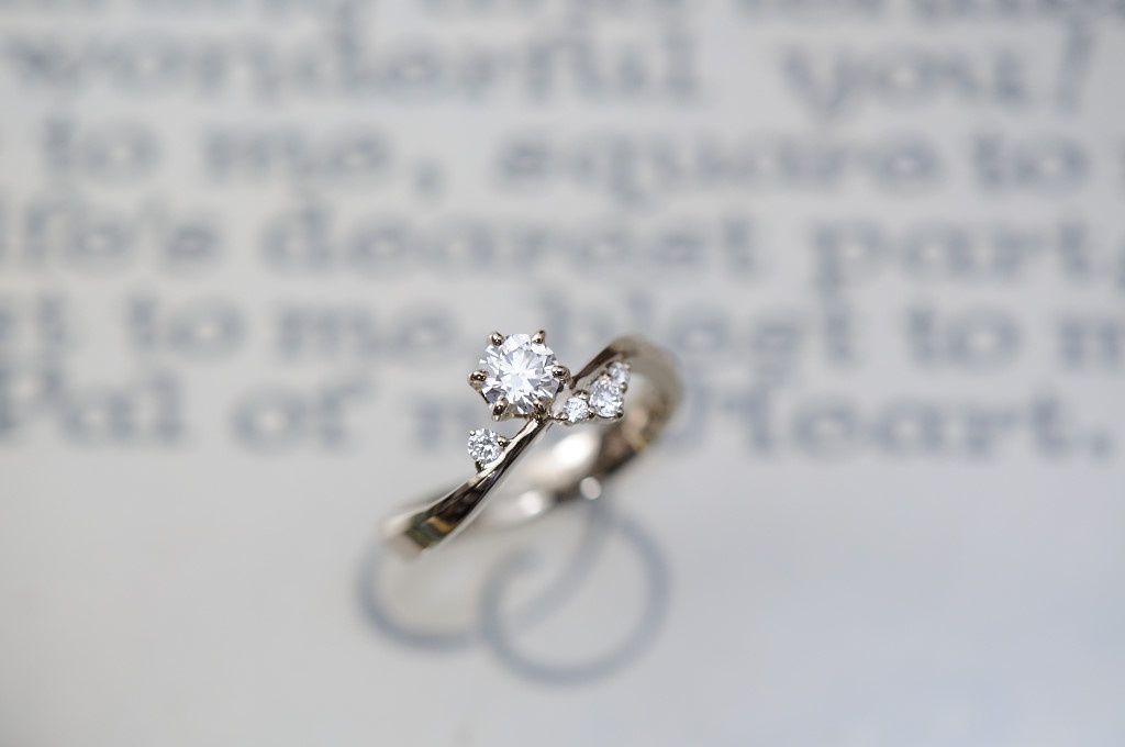 ウェーブのエンゲージリング