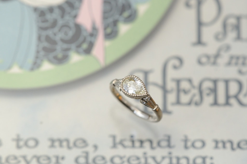 オーダーメイド婚約指輪//Old European cut　ペアシェイプ