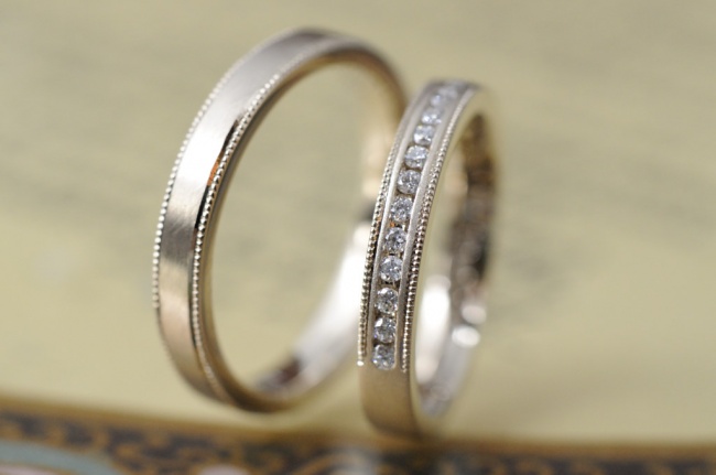 結婚指輪　シャンパンとレール留