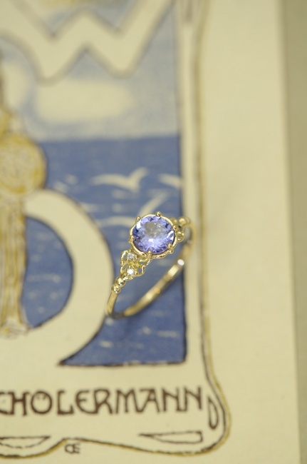 タンザナイトの指輪