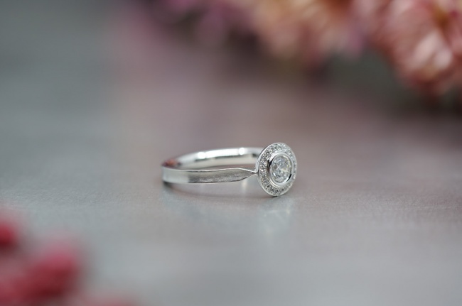 本日は金曜日　18時までです。