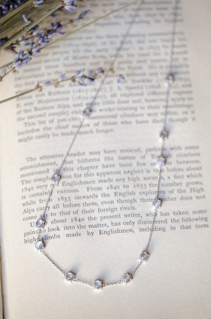 ムーンストーン3点セットと本日の営業は18時まで