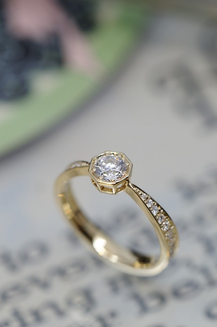 オクタゴンローズカットならぬブリリアント　と、本日は18時までと5/12はお休みです