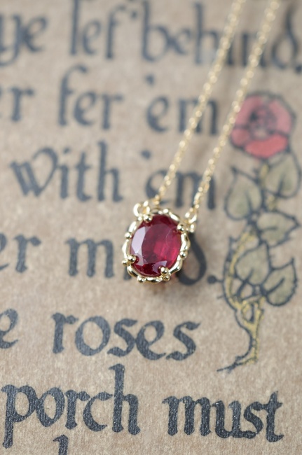 ヒスイと赤い石と　今日は18時まで