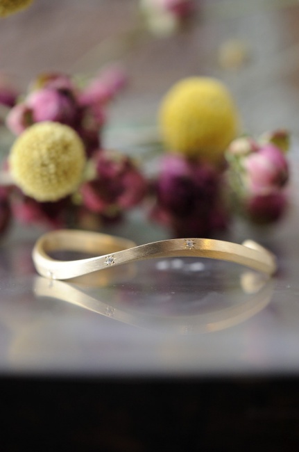 K18バングル　と明日も営業しております！