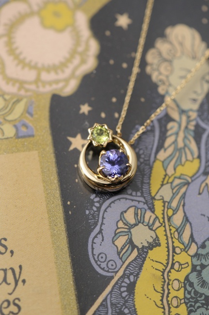 月と星　ペンダント