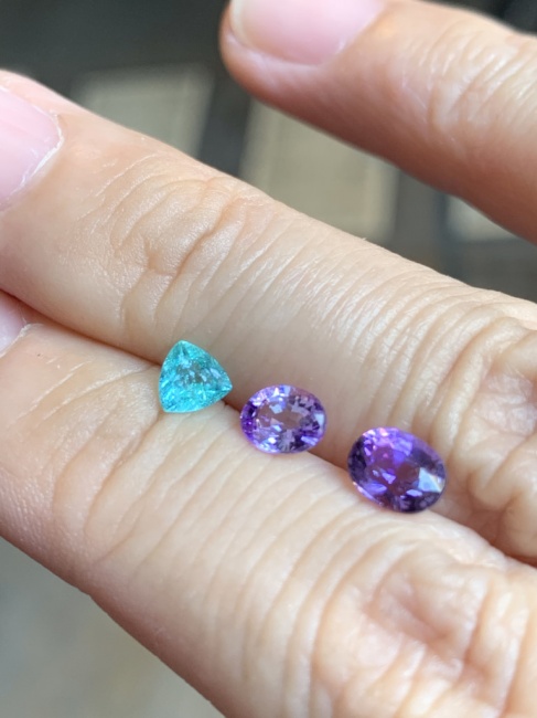 パライバとゾイサイト