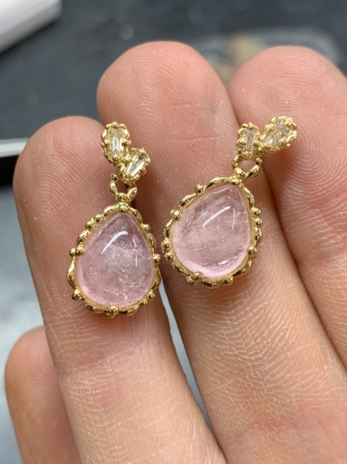 ディスプレイケースと石留