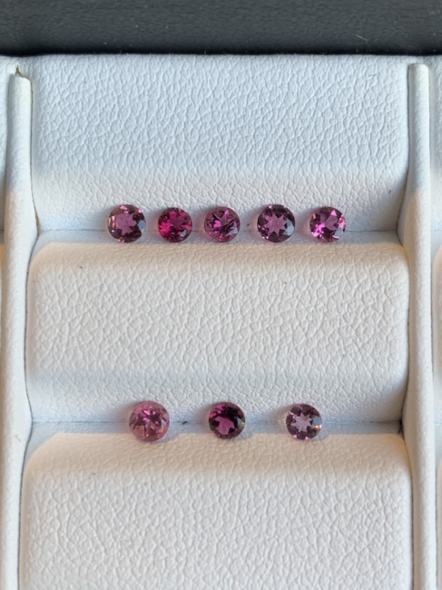 オーダーメイドの色石確認用です