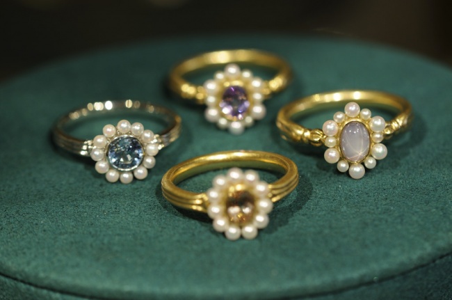 パールを取り巻く