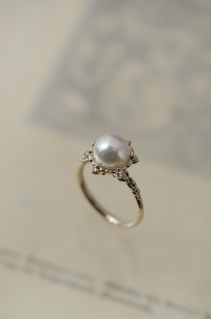 新作と　明日7/9（土）は臨時休業です