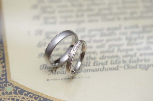 ブライダルと　明日10/1（土）は13時開店です