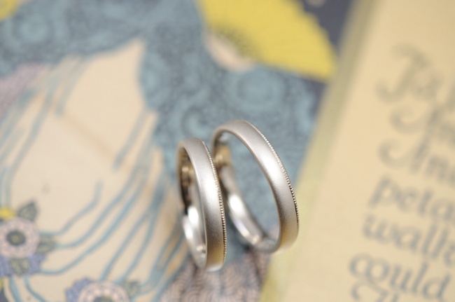 シャンパンでサンドブラストな結婚指輪