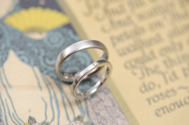 ホワイトゴールドの結婚指輪