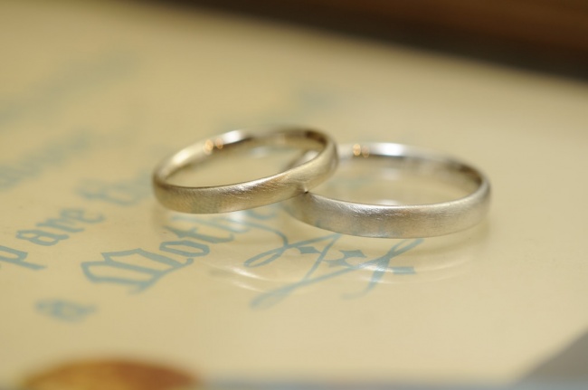 シンプルな結婚指輪