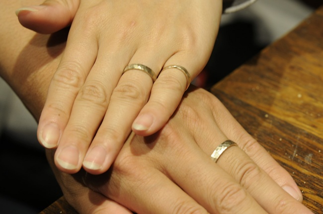 鎚目の結婚指輪