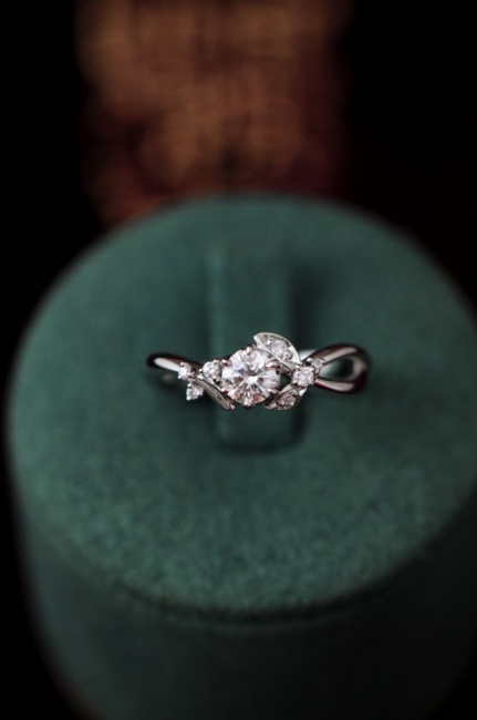 自然がモチーフの婚約指輪