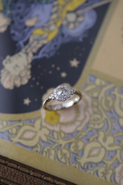 婚約指輪と　　11/3（金祝）14時までの営業です