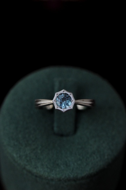 本日より仕事初めと明日は臨時休業です