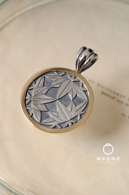 家紋のペンダント