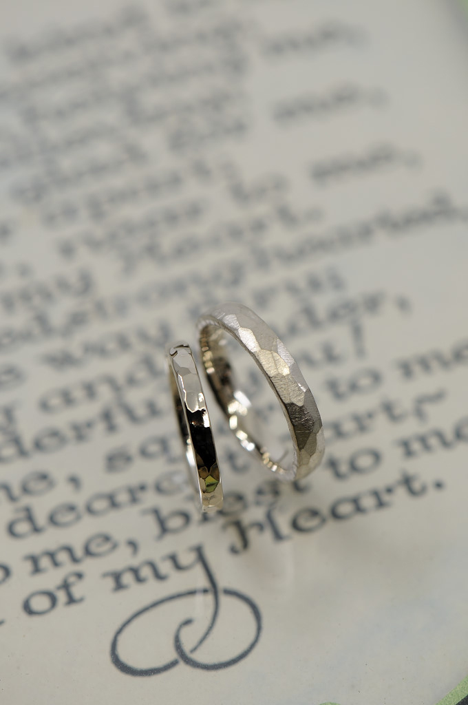 鎚目の結婚指輪