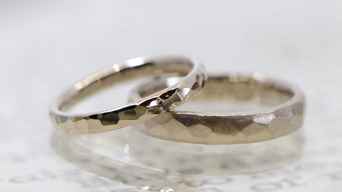 鎚目の結婚指輪