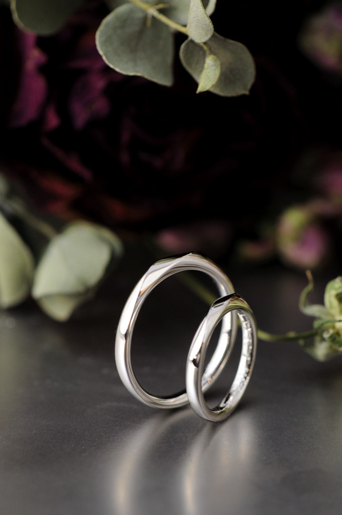 プラチナひねりの結婚指輪