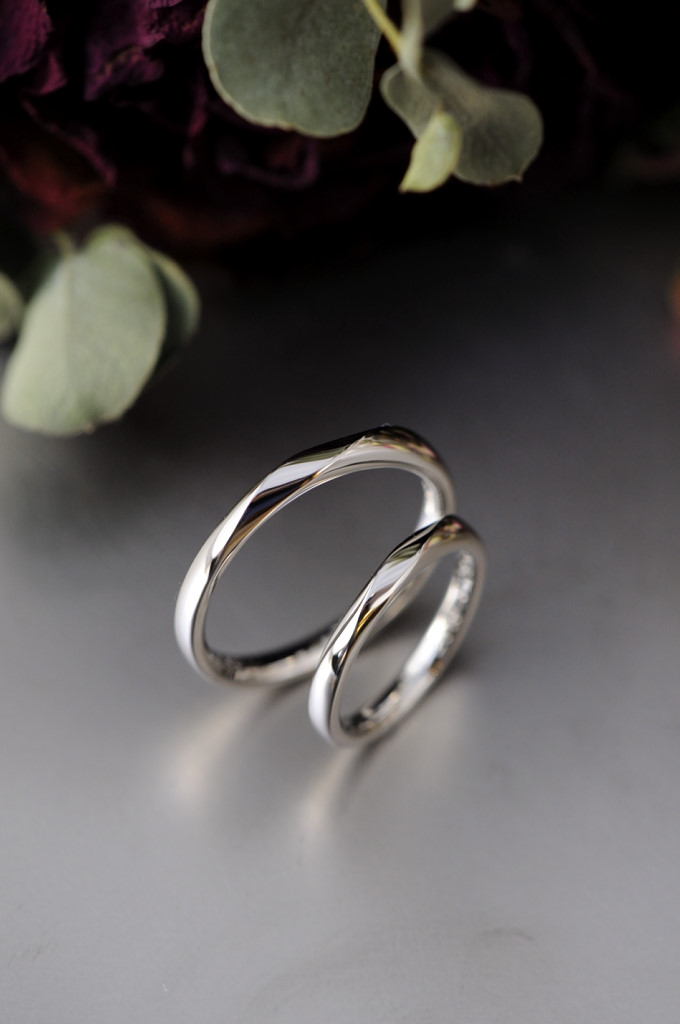 プラチナひねりの結婚指輪